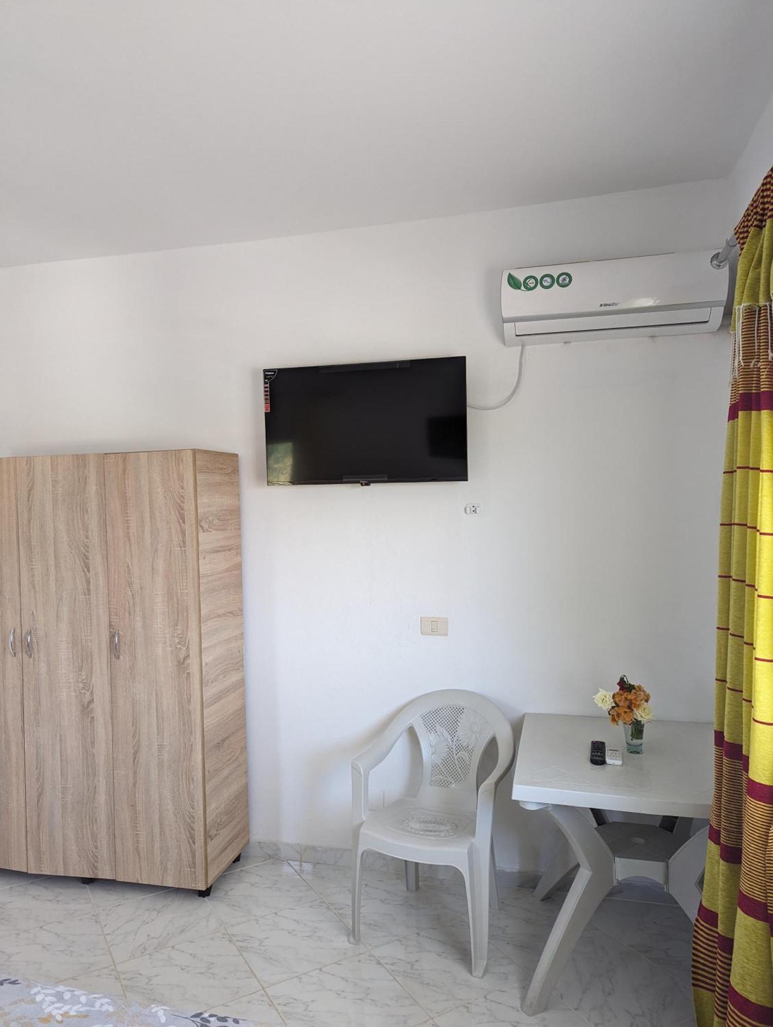 Nn Residence Табарка Екстериор снимка